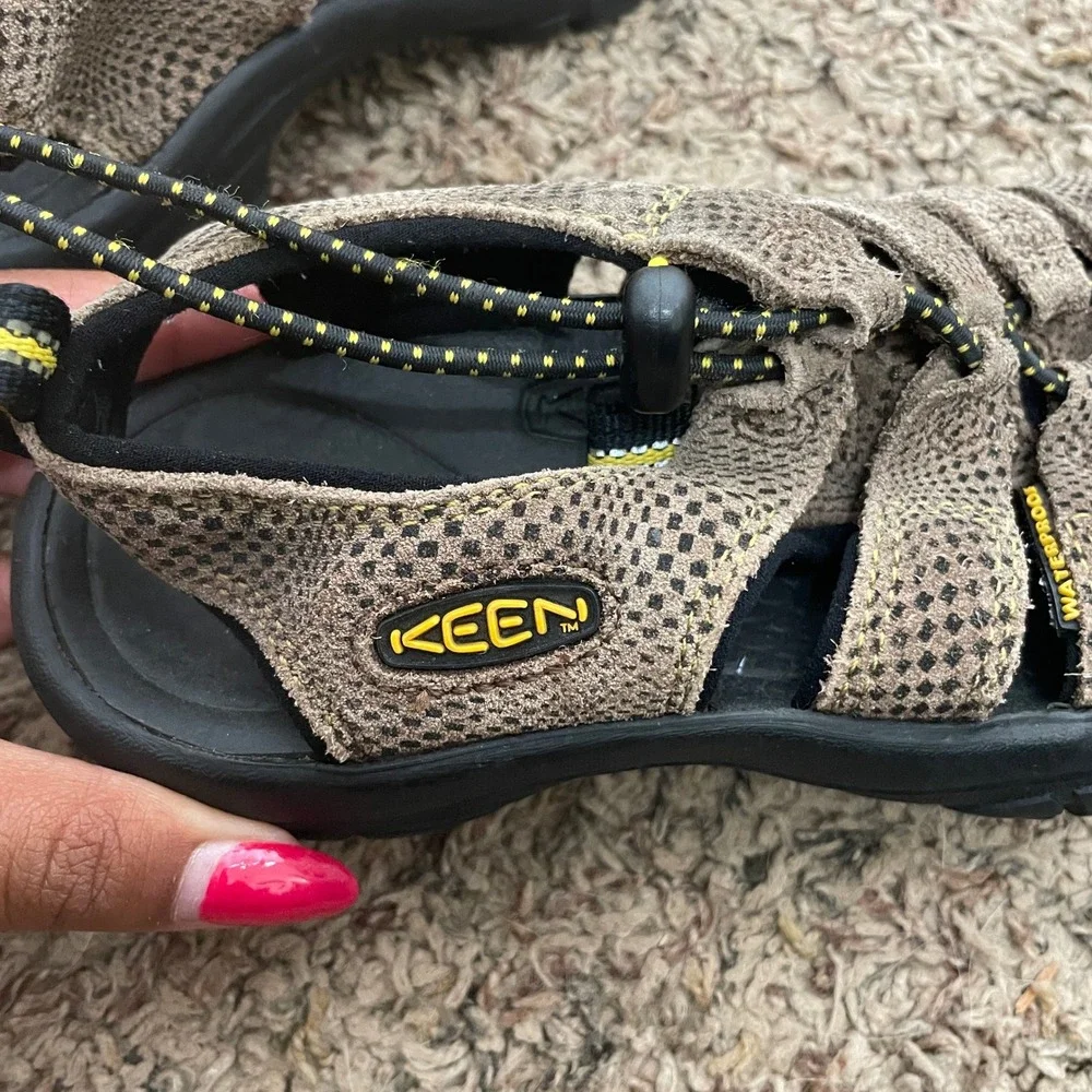 Keen Newport H2‎ Kids Waterproof Sandals Brown Black Patterned Bungee READ